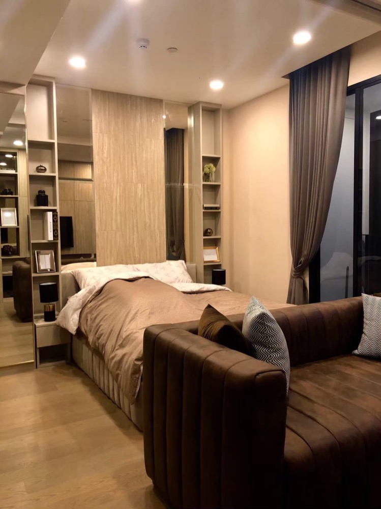 For RentCondoSiam Paragon ,Chulalongkorn,Samyan : Ashton Chula - Silom【𝐑𝐄𝐍𝐓】🔥 Luxury beautiful room in the city center Full furniture Near MRT Sam Yan 🔥Contact Line ID: @hacondo