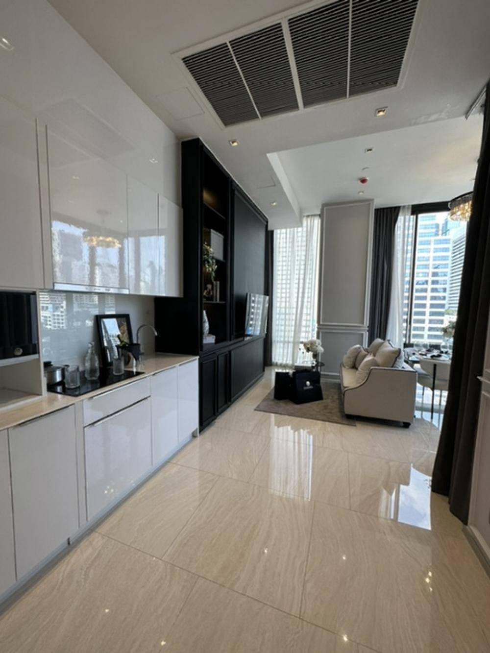 For SaleCondoSilom, Saladaeng, Bangrak : For sale ! New room for sale, first hand, fully decorated, Ashton Silom (Aston Silom) 2/2 bed 72 sq m, price 17,990,000 baht