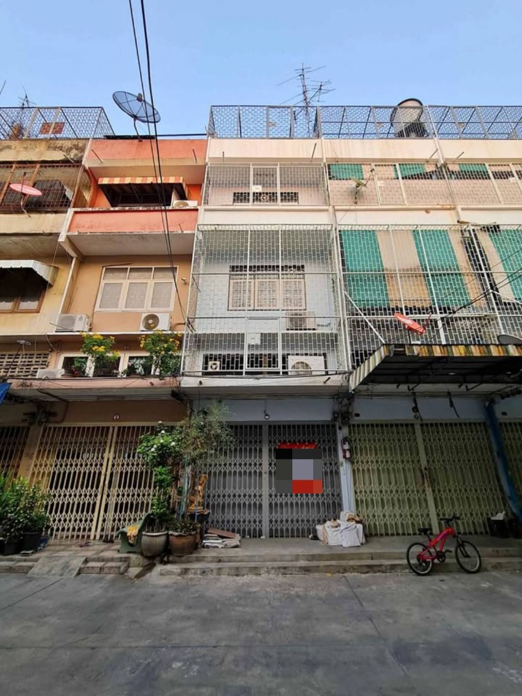 For RentShophouseBang kae, Phetkasem : For rent: 4-storey shophouse-commercial building, 5 bedrooms, 2 bathrooms, near MRT Phetkasem 48, only 270 meters.