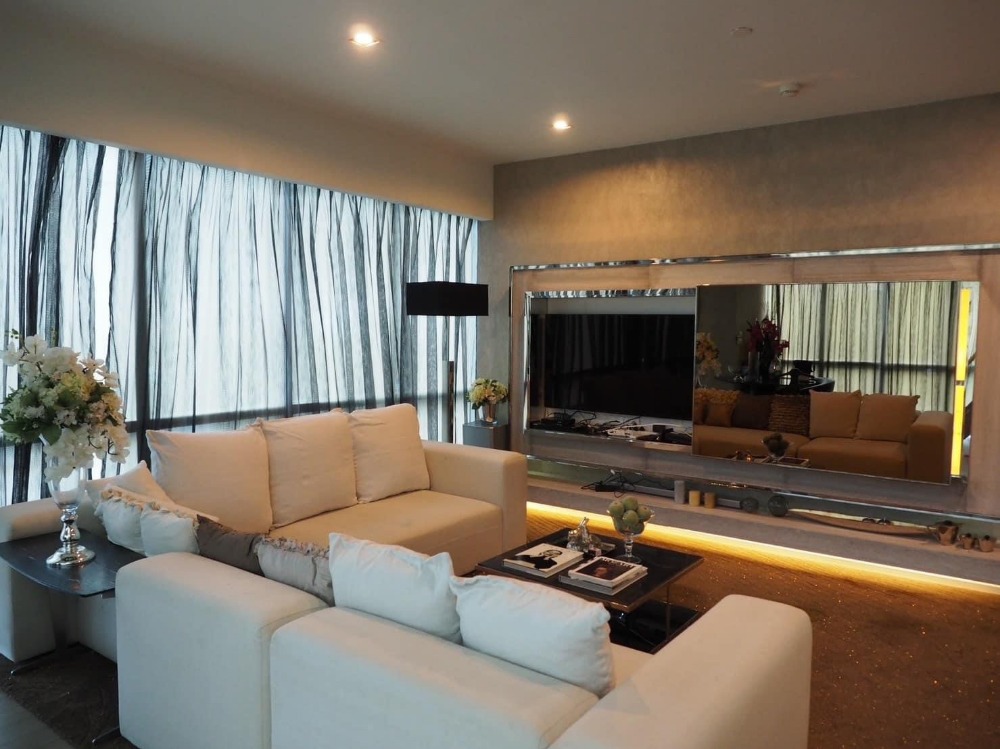 For RentCondoSukhumvit, Asoke, Thonglor : ● Rare unit ● 01+ floor 116.60 sq.m. | 2 bedroom fully furnished | Near MRT Sukhumvit 9 mins.