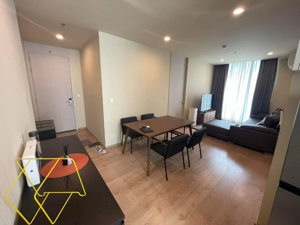 For RentCondoSukhumvit, Asoke, Thonglor : ♦ Prime Location ♦ 62.20 sq.m. | 2 Beds 2 baths | Near BTS Asoke 2 mins, Terminal 21 2 mins.