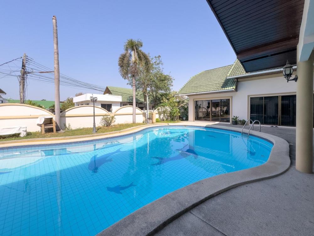 For SaleHousePattaya, Bangsaen, Chonburi : 2-story pool villa for sale in Pattaya, Baan Suan Suwattana  Soi Nen Phlap Wan, Sukhumvit 53  Area 193.7 square meters