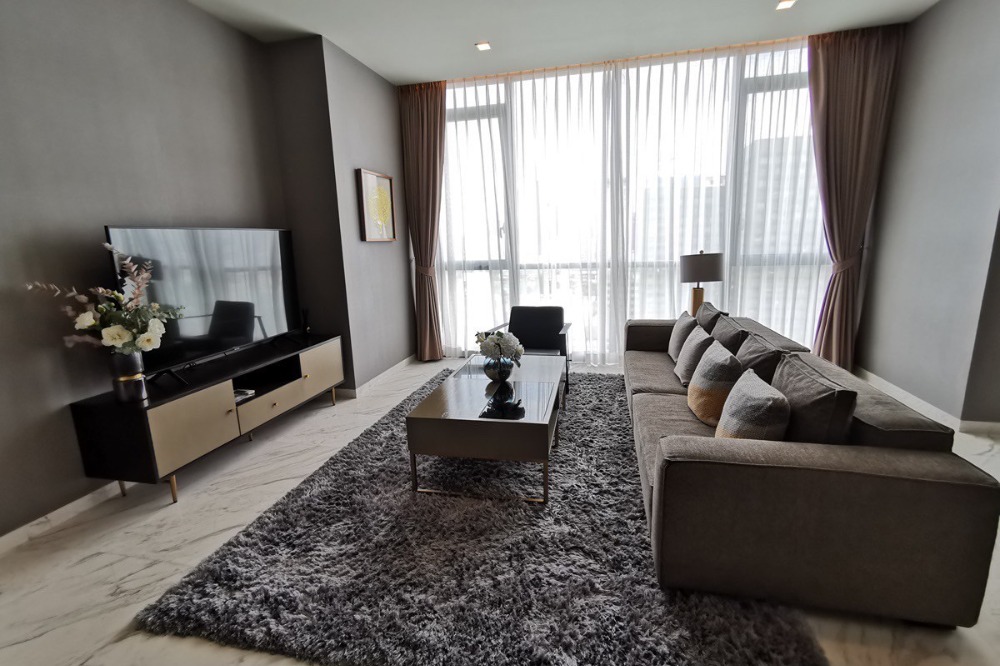 For RentCondoSukhumvit, Asoke, Thonglor : Luxury condo in Thonglor area, The Monument Thonglor, beautifully decorated room, large room, fully furnished. Ready to move in