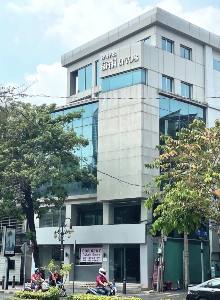 For RentOfficeSilom, Saladaeng, Bangrak : Office for rent Rasamithavorn Building | There is an elevator and bathrooms on every floor of the building | The building has 5 floors | Near Patpong Night Market 4 minutes, Bangkok Christian Hospital 3 minutes