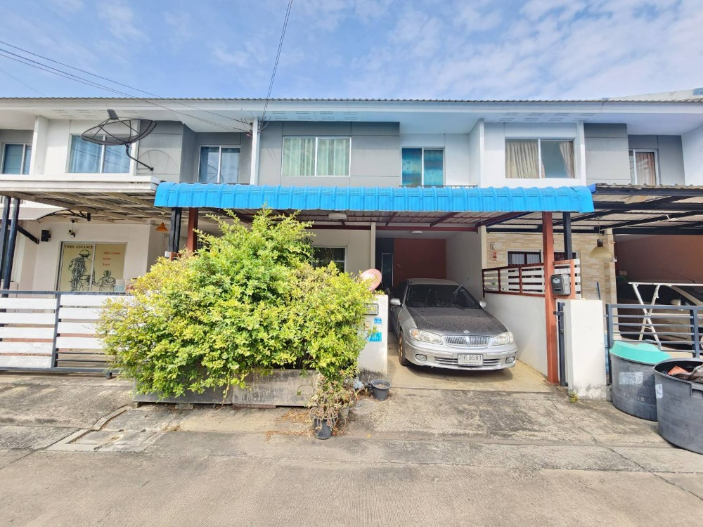 For SaleTownhousePathum Thani,Rangsit, Thammasat : Townhouse for sale, Pruksa 113, Mueang District, Pathum Thani Province.