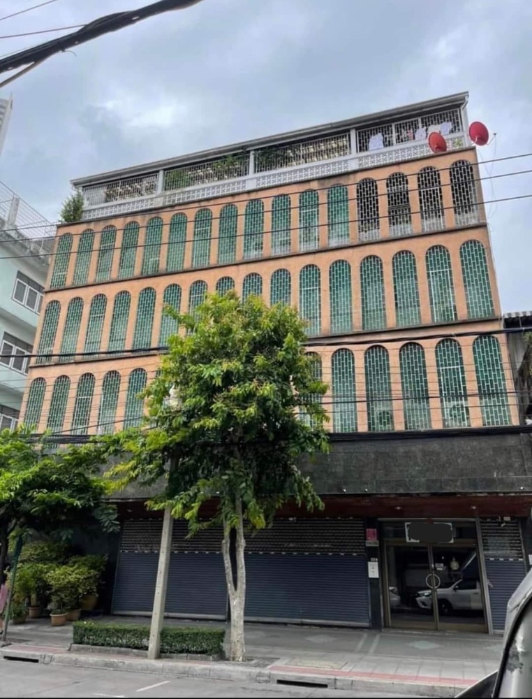 For SaleShophouseWongwianyai, Charoennakor : for sale urgent!! Commercial Building 6 stories around ICONSIAM [Urgent sale!! 6-story commercial building (including rooftop) near ICONSIAM ]