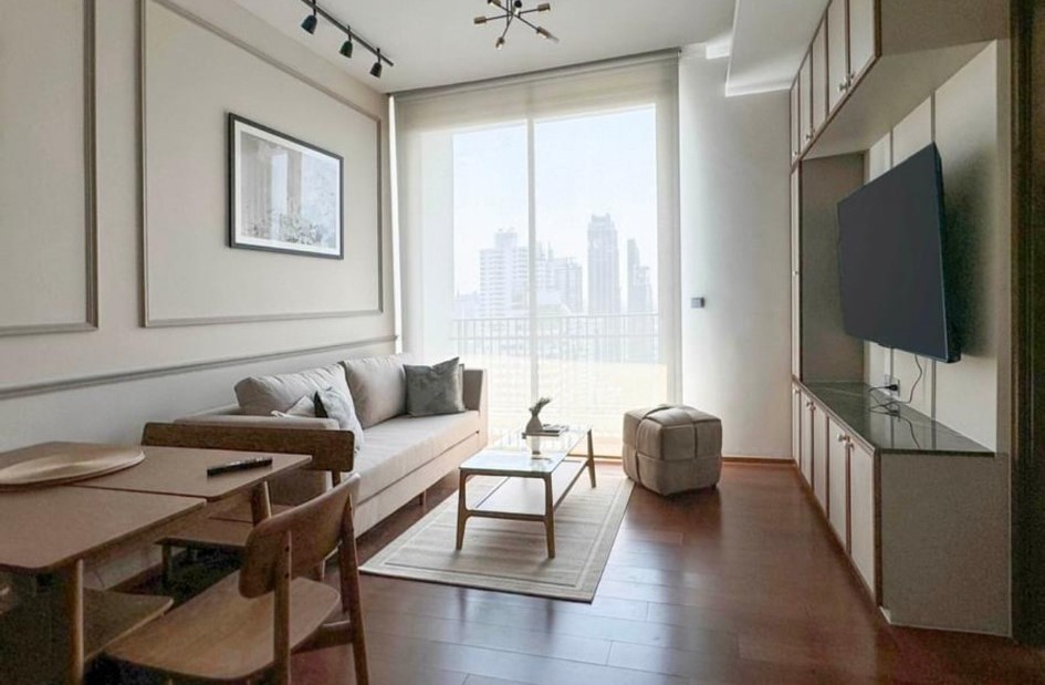 For RentCondoSukhumvit, Asoke, Thonglor : ♢ Good Decoration ♢ 25+ floor 53.00 sq.m. | 1 beds Fully Furnished | near Market Place 30 m., Fifty Fifth 300 m., BTS Thonglor 700 m.