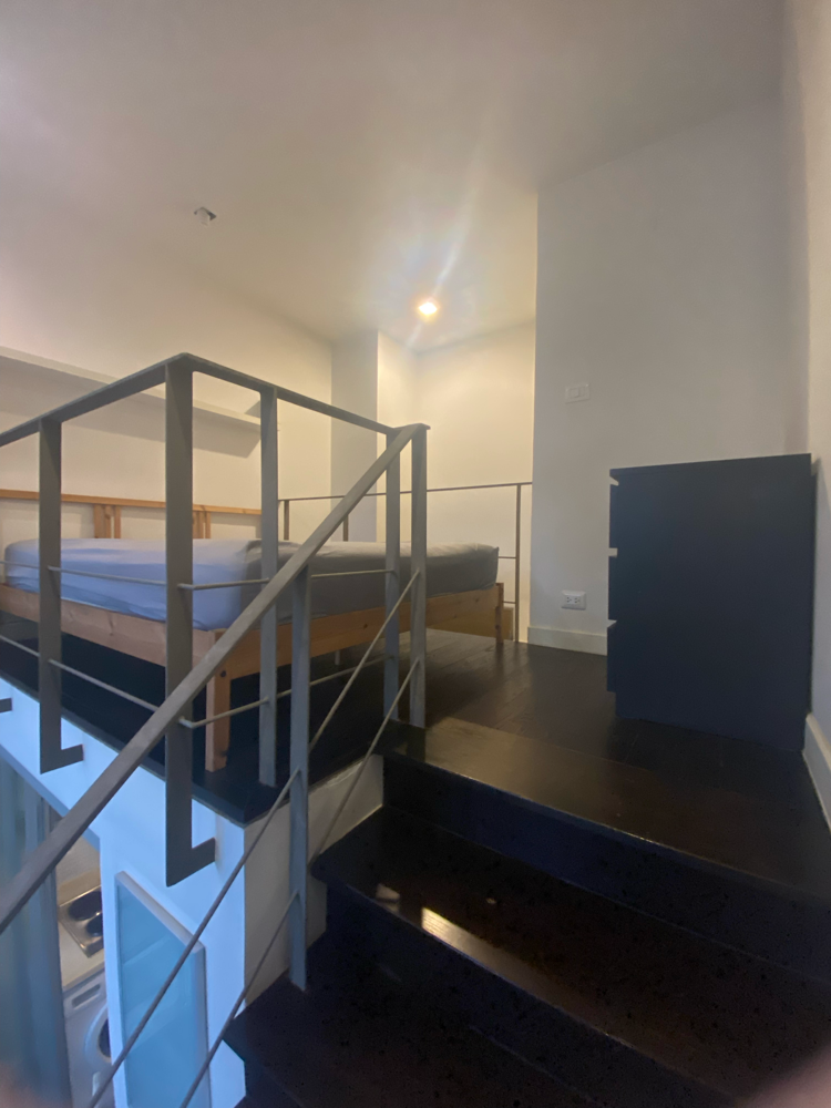 For SaleCondoSukhumvit, Asoke, Thonglor : Selling at a loss, far below market price. Bought today, there are only bracelets, new room, very livable, Ideo Morph Sukhumvit 38 Duplex 33 sq m, only 4.4 million.