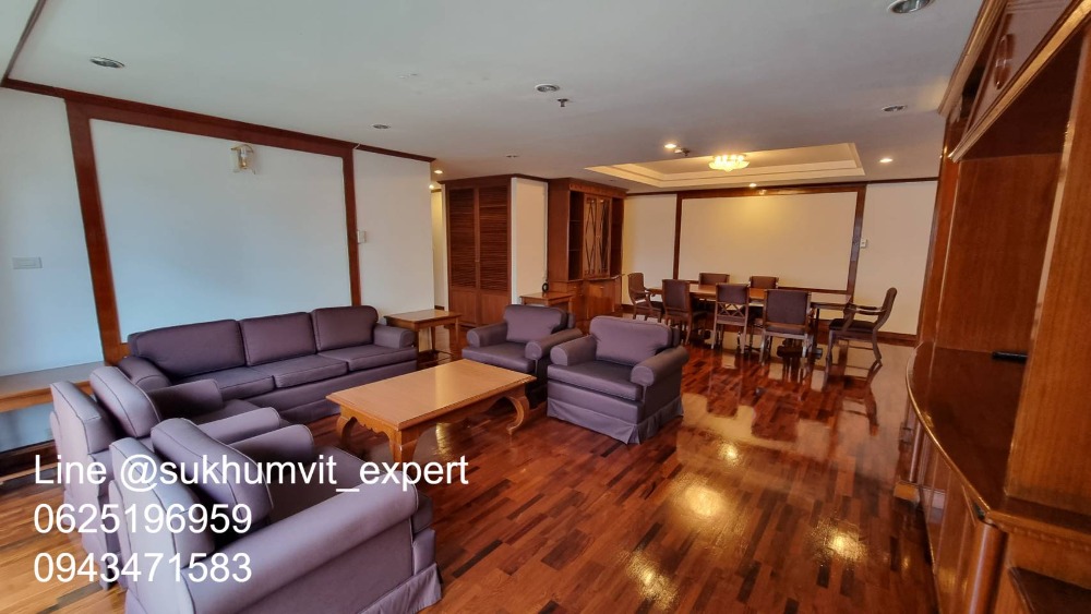 For RentNana, North Nana,Sukhumvit13, Soi Nana : Pet Friendly BTS Asoke Nana for rent, luxury apartment, 2+1 bedrooms, 3 bathrooms, usable area 205 square meters, good price, has bathtub, swimming pool.