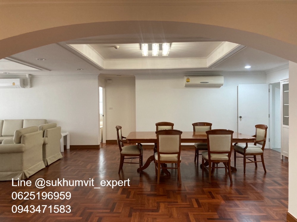 For RentCondoNana, North Nana,Sukhumvit13, Soi Nana : BTS Nana, Condo for rent, 2 bedrooms, 2 bathrooms, usable area 120 square meters, good price, has bathtub, swimming pool.