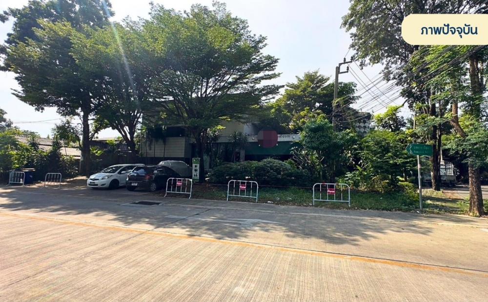 For RentRetail SpaceYothinpattana,CDC : Rental Stand Alone Building Soi Pradit Manutham (Ram Inthra Expressway) 15 car parks, suitable for spa, beauty clinic /wellness, physiotherapy /veterinarian Pet-Wellness /Baan Suan Restaurant /Back Office, Furniture Showroom