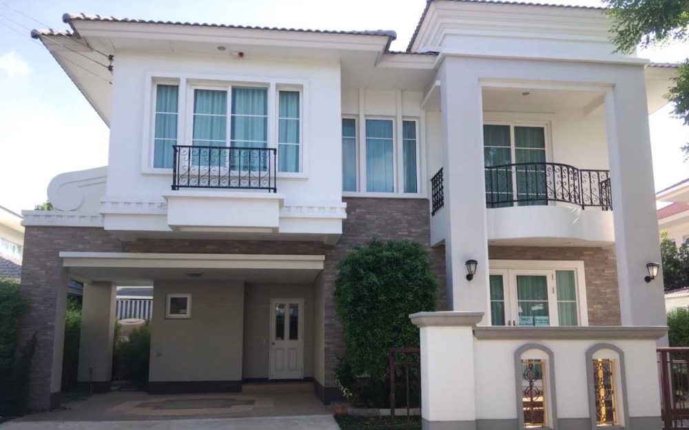 For RentHouseLadkrabang, Suwannaphum Airport : Single house for rent, Casa Grand On Nut-Wongwaen, beautifully decorated, has 3 bedrooms, 4 bathrooms, air conditioning, fully furnished, rental price 55,000 baht per month.