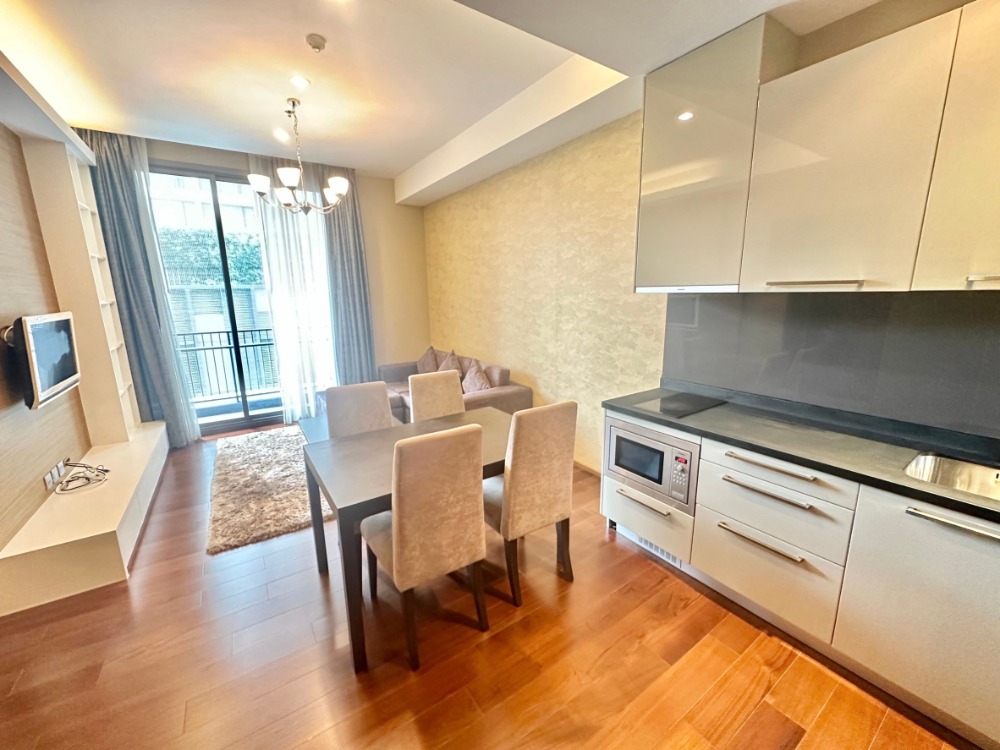 ให้เช่าคอนโดสุขุมวิท อโศก ทองหล่อ : Nicely Furnished 1 Bed Condo for Rent!