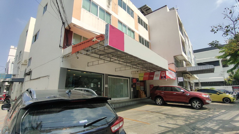 For LeaseholdShophouseWongwianyai, Charoennakor : Lease 3 Shophouses, 4 floors, 21-year lease rights @Main Charoen Nakhon Road