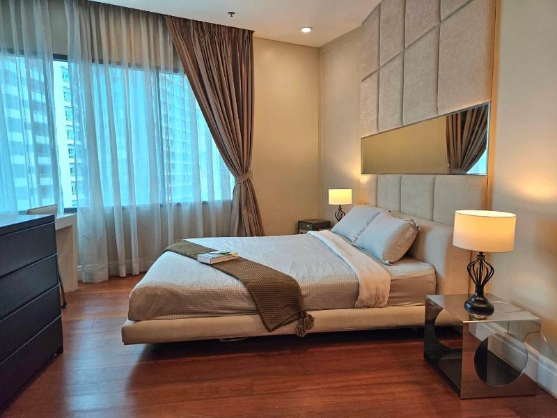 For RentCondoSukhumvit, Asoke, Thonglor : For Rent Bright Sukhumvit 24 1 Bedroom 1 Bathroom 68 sqm