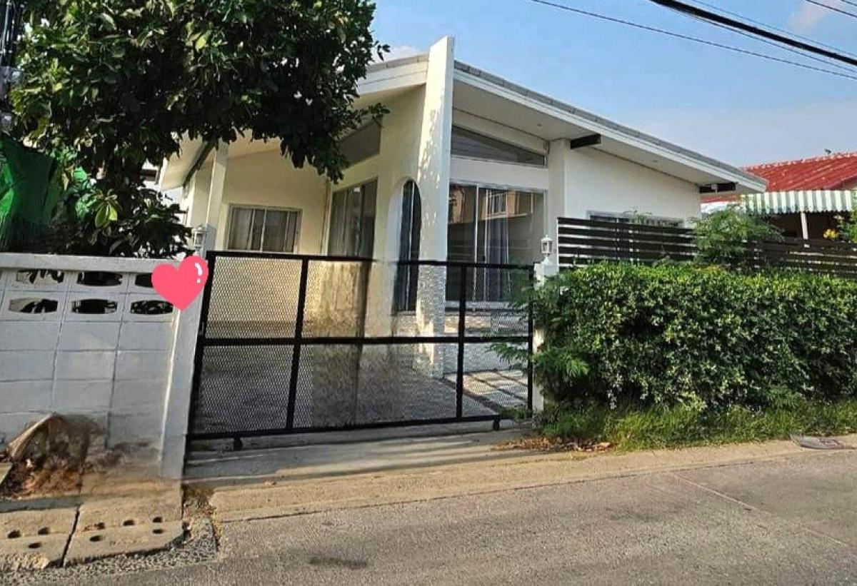 For RentHouseKaset Nawamin,Ladplakao : Single-storey detached house for rent, 56 sq m., minimalist style, Lat Pla Khao 24, through Lat Phrao, Wang Hin.