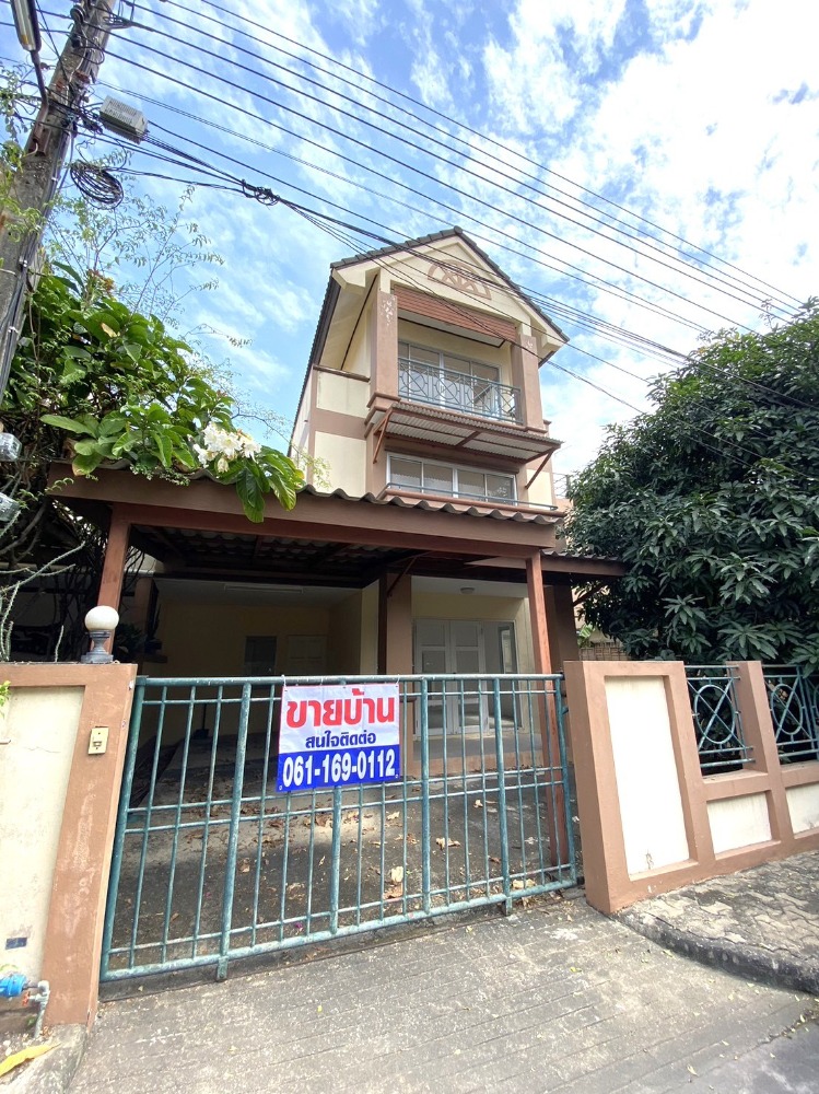 For SaleHouseNawamin, Ramindra : House for sale, 3-story twin house, 39 sq m., Phraya Suren Village 30, Soi Phraya Suren 30, Intersection 5 (Ramindra 109), near the Pink Line, Bang Chan Station.