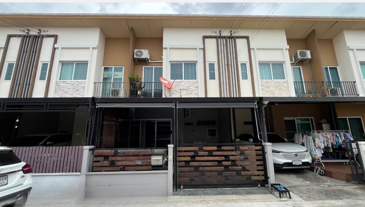 For SaleTownhouseNonthaburi, Bang Yai, Bangbuathong : (Selling with reluctance, owner sells himself, no agents) Townhome ready to move in, truly ready to move in, with electrical appliances, curtains included for the whole house, only 2.99 million, house in the AP Grand Pleno Rattanathibet project.