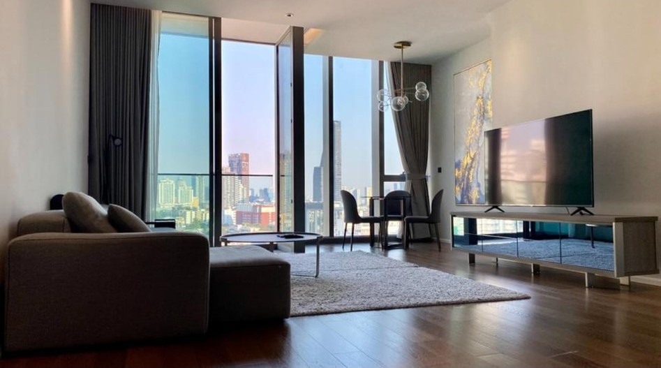 For RentCondoSukhumvit, Asoke, Thonglor : ● Prime Location ● 10++ Floor 105.00 sq.m. | 2 Beds with balcony, fully Furnished | Near BTS Phrom Phong 2 mins, Emporium 2 mins.