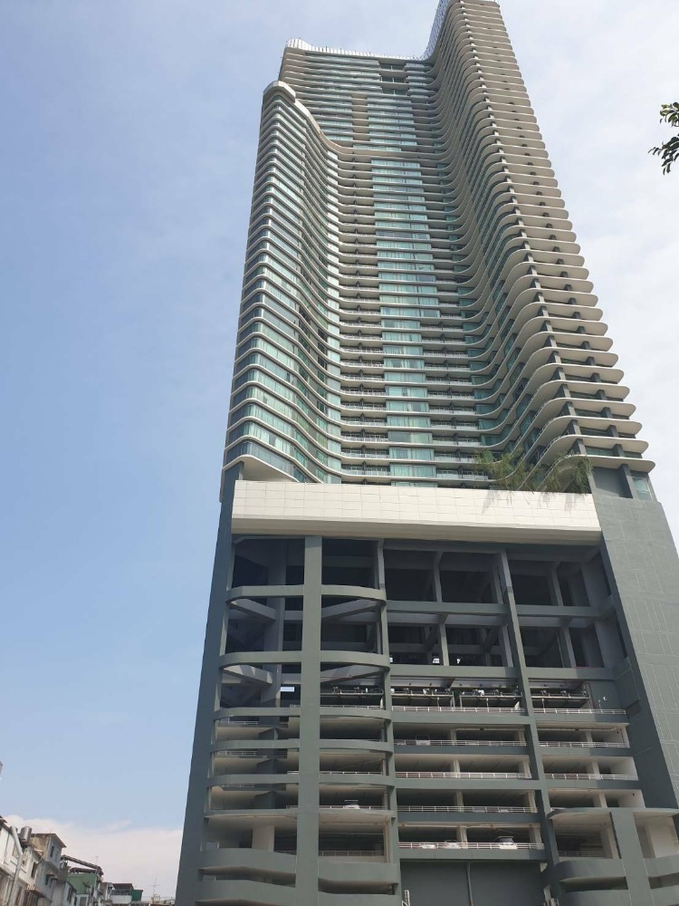 For SaleCondoSathorn, Narathiwat : ♦ High floor ♦ 35+ Floor 159.90 sq.m. | 3 Beds Chao Phraya River view | Condo near Shrewsbury International School 2 mins, Asiatique 3 mins, BTS Saphan Taksin 7 mins