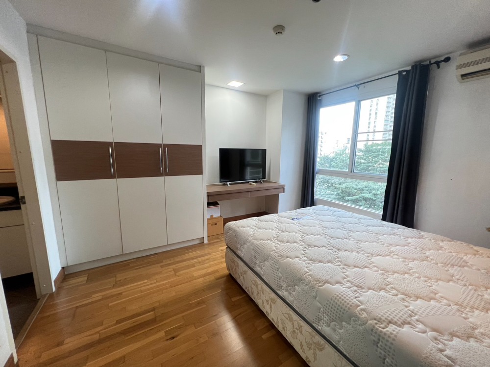 For RentCondoSukhumvit, Asoke, Thonglor : Urgent🚨 Serene Place Sukhumvit 24✨ Luxury condo next to BTS 🚆 with full amenities, 2 bedrooms, special price❗❗