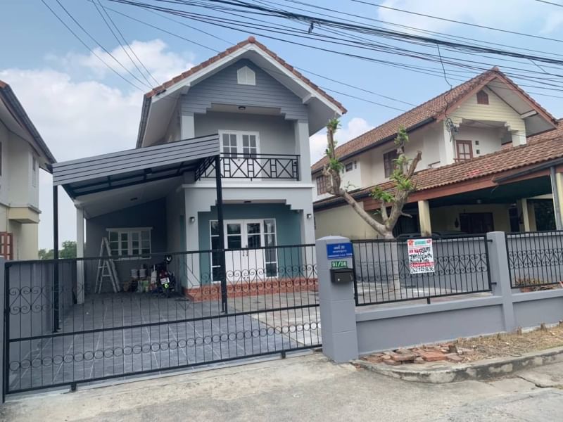 For SaleHouseMin Buri, Romklao : Selling very cheap, 2-story detached house, 58 sq m, Dai Charoen Suk Village. Soi Chuam Samphan 11, the house has 3 bedrooms, 2 bedrooms.