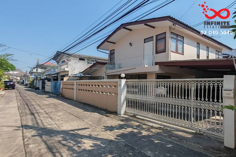 For SaleHouseKaset Nawamin,Ladplakao : 2-story detached house for sale, Nakhon Luang Niwet Village. Lat Pla Khao Road Soi Lat Pla Khao 4