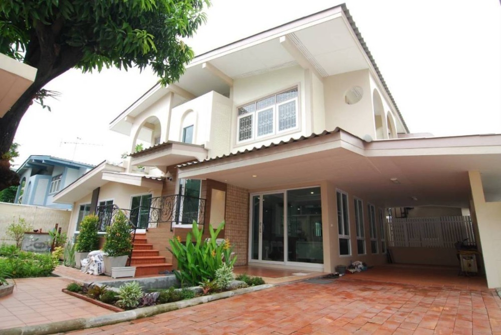 For SaleHouseSapankwai,Jatujak : House Soi Sailom (Soi Phahonyothin 8) / 4 Bedrooms (SALE) NUB623