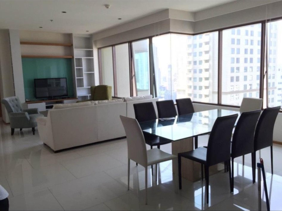 For RentCondoSukhumvit, Asoke, Thonglor : ♢ High Floor ♢ 30+ Floor 161.87 sq.m. | 3 Bedrooms, 2 fixed parking | Near BTS Phrom Phong 4 mins., MRT Queen Sirikit National Convention Center 4 mins., K Village 4 mins.