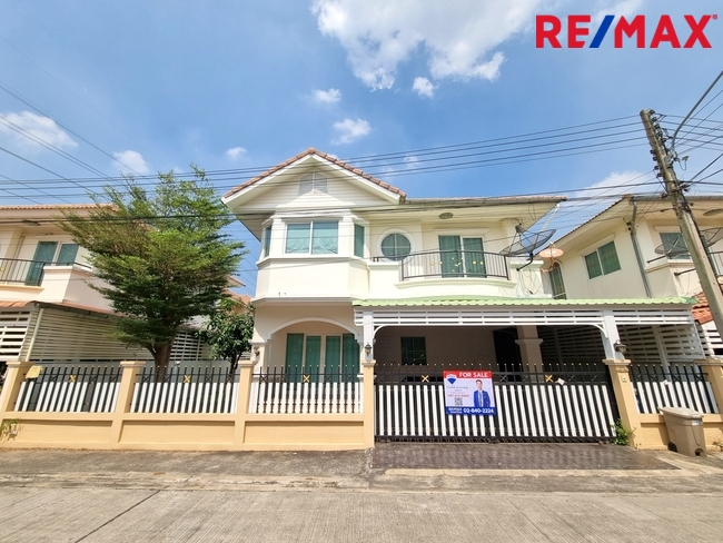 For SaleHousePathum Thani,Rangsit, Thammasat : Single house for sale Rangsit-Phahonyothin, near Bangkok University and Pinehurst Golf Club. Romruen Green Park Village Near commercial areas, universities, and employment sources: Rangsit, Khlong Luang, Pathum Thani.