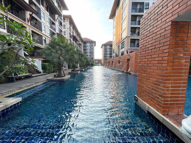 For SaleCondoKaset Nawamin,Ladplakao : Condo for sale, Baan Navatara, size 38.35 sq m., pool view, built-in furniture. Near the Pink Line MRT Station, Khubon Station, Ramintra Station, Km. 9, Green Line MRT Station, Kasetsart Station. Ramintra Expressway entrance and exit point, Bueng Kum Dist