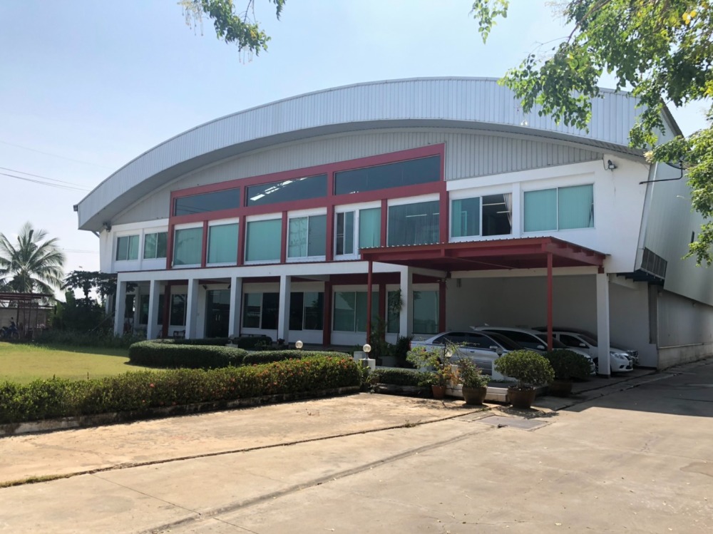 For SaleFactoryNakhon Pathom : Factory for sale or rent, 8 rai of land, building area 5,500 square meters, with 2-story office, on Phutthamonthon Salaya - Bang Len Road, Nakhon Pathom Province.