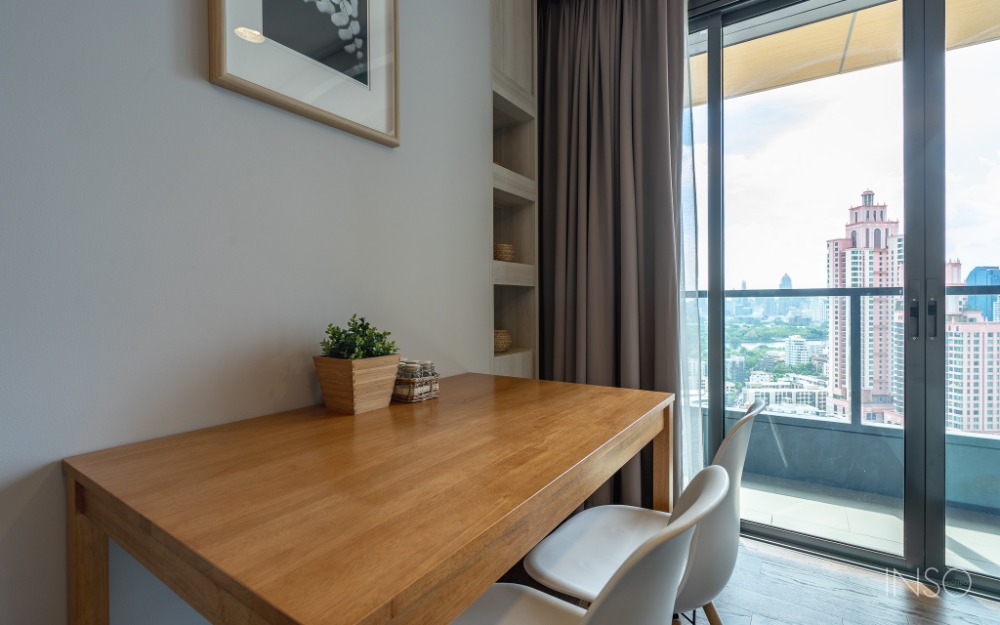 ให้เช่าคอนโดสุขุมวิท อโศก ทองหล่อ : The Lumpini 24 for rent 2br.2bath 54.3 sqm. corner, Benjakiti Forest Park and City View, beautifully decorated, 22nd floor.