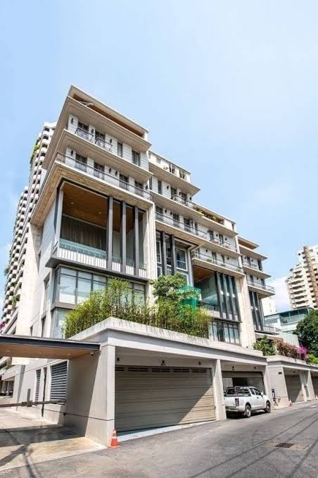 For SaleTownhouseSukhumvit, Asoke, Thonglor : 749 Residences: Sukhumvit 49 4bed 5bath 40.40sqwah 467.5sqm. 87,000,000 Am: 0656199198