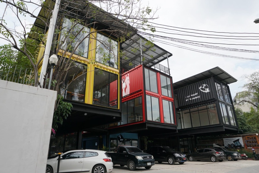 For RentRetailSukhumvit, Asoke, Thonglor : RB042223 Space for rent, Container Design, within the project, central business district, Sukhumvit 63, Ekkamai.