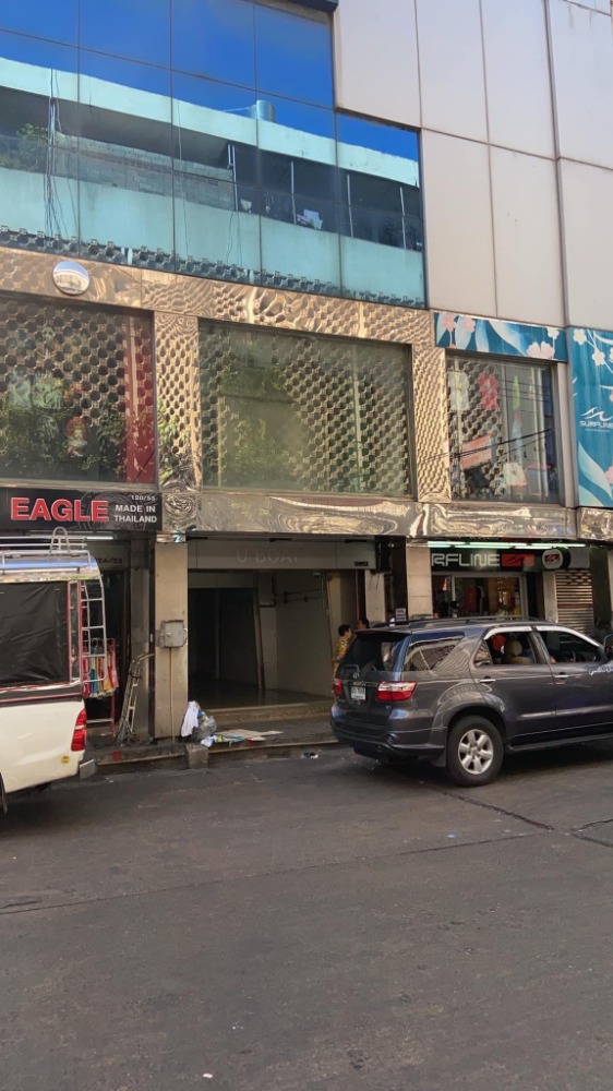 For RentShop HouseRatchathewi,Phayathai : Commercial Building for Rent 4 Storey Pratunam area | Between Baiyoke Tower 1 and 2 | 12.1 sq.w. | Near Baiyoke Tower 2 40 m., Baiyoke Tower 1 190 m., ARL Ratchaprarop 350 m., The Platinum Fashion Mall 550 m.