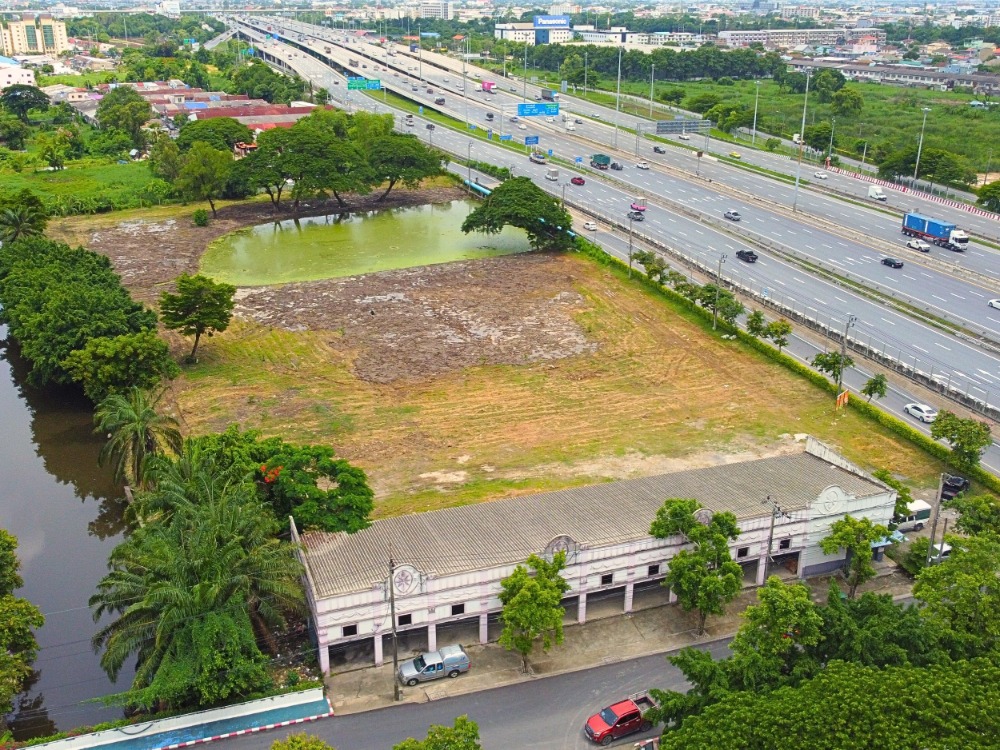 For SaleLandSeri Thai, Ramkhamhaeng Nida : Land for sale 10-3-99 rai, location next to Kanchanaphisek Road or Bangkoks eastern outer ring road. Bang Pa-in-Bangna episode