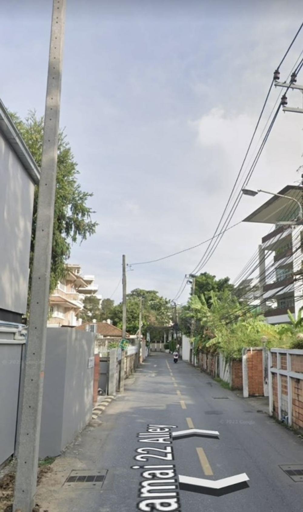 For RentLandSukhumvit, Asoke, Thonglor : Empty land for rent, 441 sq m., next to Soi Ekkamai 22.