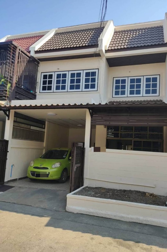 For RentHousePinklao, Charansanitwong : Townhouse for rent, 2 floors, 3 bedrooms, 2 bathrooms, Soi Charansanitwong 35, near Siriraj MRT, Yaek Fai Chai Station and Bang Khun Non Station