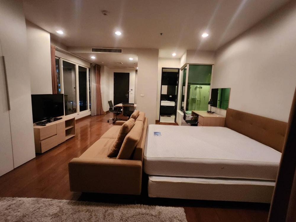 For RentCondoWitthayu, Chidlom, Langsuan, Ploenchit : * Owner Post* Rent The Address Chidlom Studio, the top floor, beautiful view in the center of the city near BTS Chidlom.