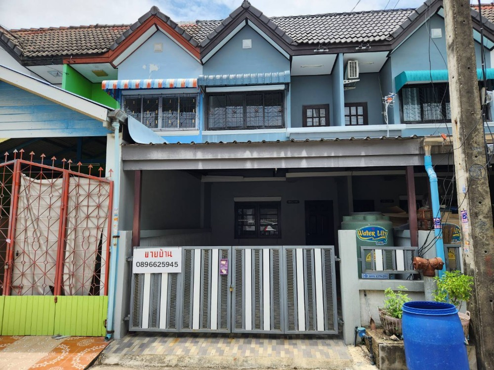 For SaleTownhousePathum Thani,Rangsit, Thammasat : Townhouse for sale, Pathumwadi Village, Mueang District, Pathum Thani Province.