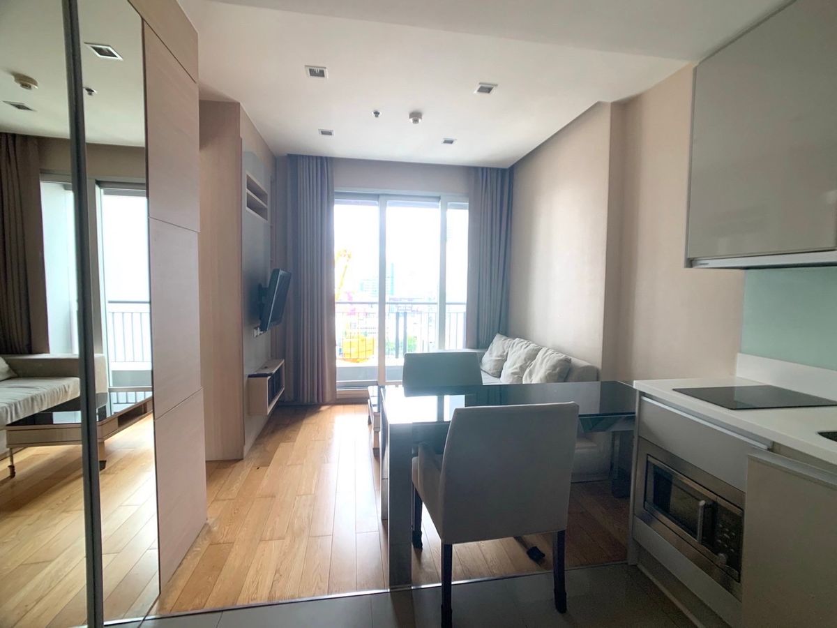 For RentCondoRama9, Petchburi, RCA : 📌Condo for rent, The Address Asoke, 1 bedroom, 1 bathroom, 46 sq m, rental price 23,000 baht, ready to move in, luxury room, high floor, beautiful common area, very good location, next to MRT Phetchaburi. and Airport Link Makkasan Call: 088-753-2858 Prai