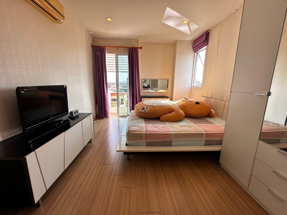 For SaleCondoLadprao101, Happy Land, The Mall Bang Kapi : Cheapest condo for sale, 2 bedrooms, 2 bathrooms, corner room, Happy Condo, Lat Phrao 101, near the Yellow Line.