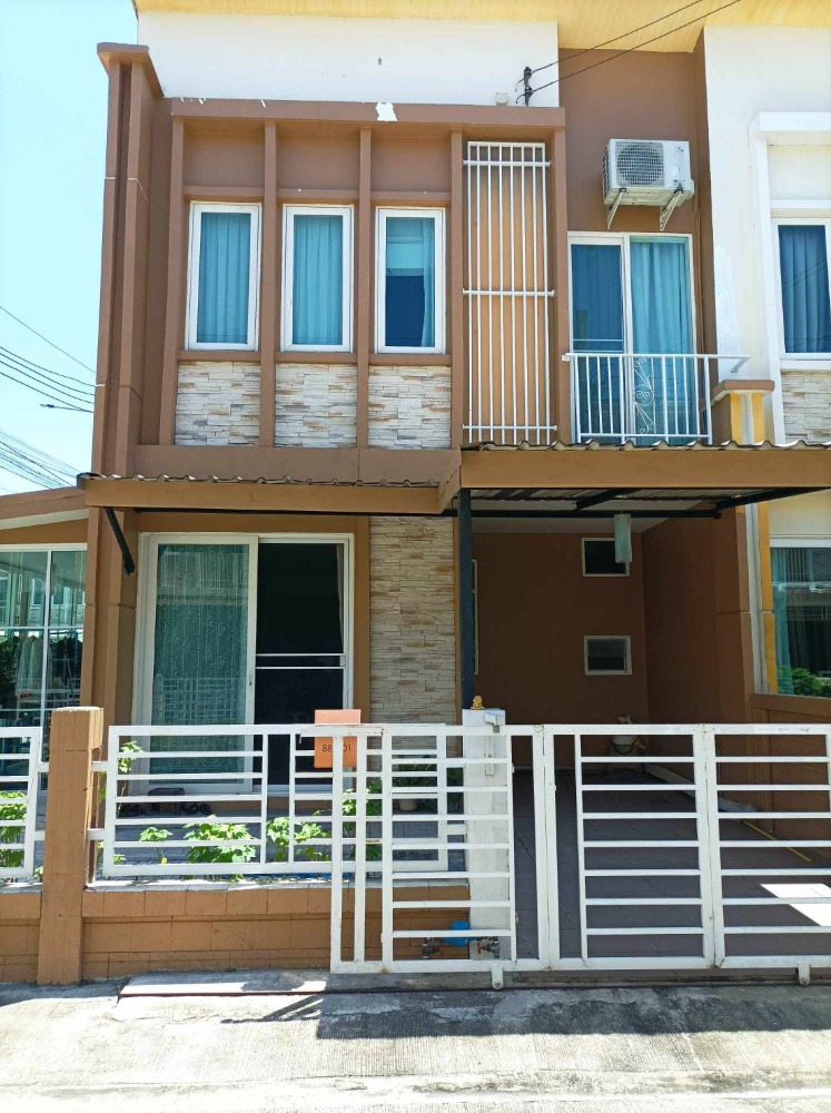 For RentTownhomeRama5, Ratchapruek, Bangkruai : Townhome for rent, 2 floors, 29 sq m., behind Golden Town Village 1. Pinklao-Charan, pay 1 year in advance, stay free for 1 year.