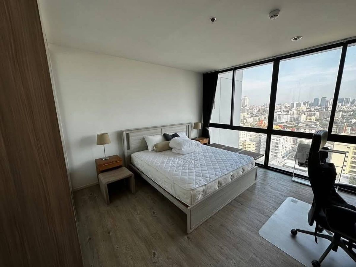 For RentCondoLadprao, Central Ladprao : ★ The Issara Ladprao ★ 50 sq m., 16 floor (1 bedroom, 1 bathrooms), ★near MRT Ladprao★near Central Plaza Ladprao, Union Mall and Big C Ladprao★ Many amenities★ Complete electrical appliances