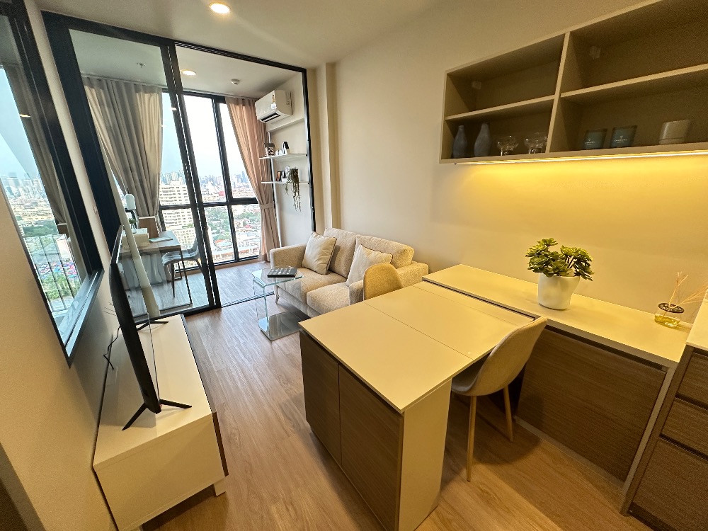 ขายคอนโดสาทร นราธิวาส : [Sale] The Issara Sathorn 37sq.m. 1Bed+ (Plus) East Unblock HighFloor FreeAll