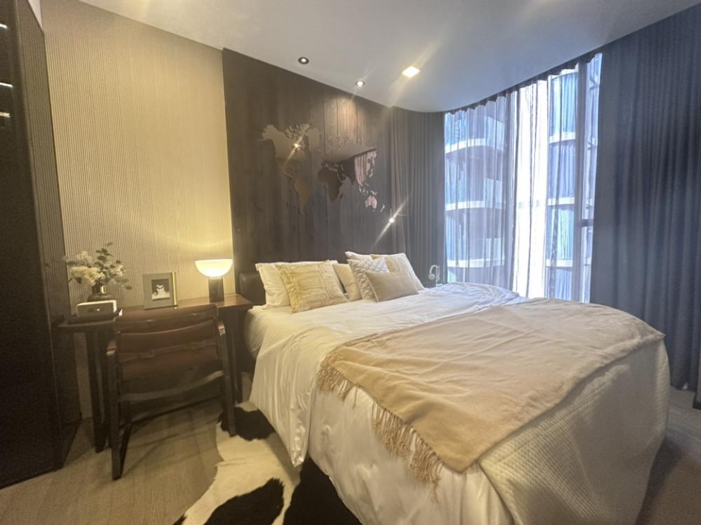 For SaleCondoSukhumvit, Asoke, Thonglor : Luxurious condo, quiet, must be Ashton residence 41, where you can raise your pets, large room 139 sq m, pool view, Duplex 3 bedrooms, price 29.69 million, interested in making an appointment to view 0808144488