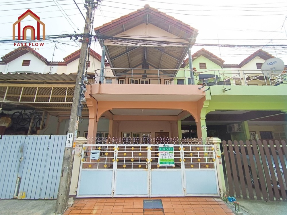 For SaleTownhouseVipawadee, Don Mueang, Lak Si : Townhouse for sale, Songprapha 30, cheap price, Sasikarn Village 1, garage addition, kitchen addition, selling below market.