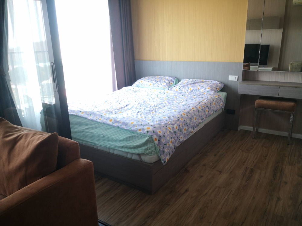 For RentCondoSriracha Laem Chabang Ban Bueng : Condo for rent, beautiful room, quiet, sea view, high floor, spacious room, security deposit only 1.5 months.