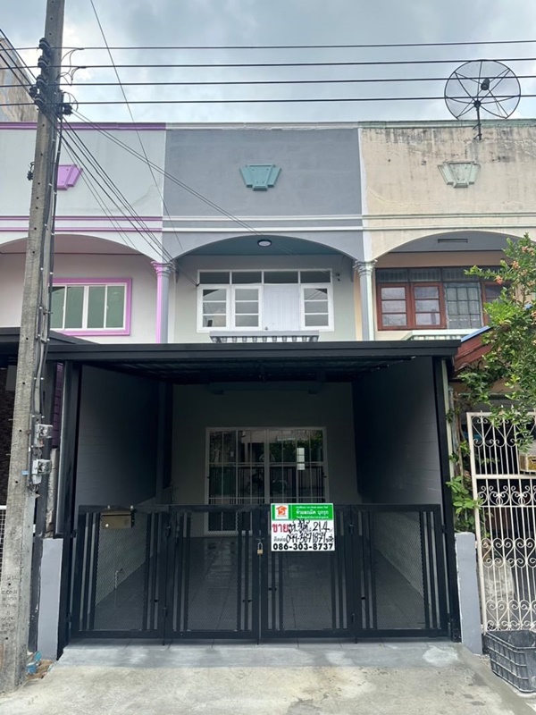 For SaleTownhouseMin Buri, Romklao : Townhouse for sale, Khlong Sam Wa, Phraya Suren Road.